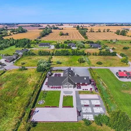 Emelita - 900m From The Sea By Interhome Feriehus Bøtø By