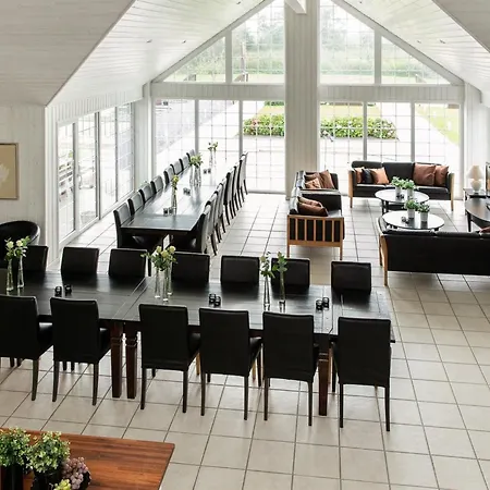 Emelita - 900m From The Sea By Interhome