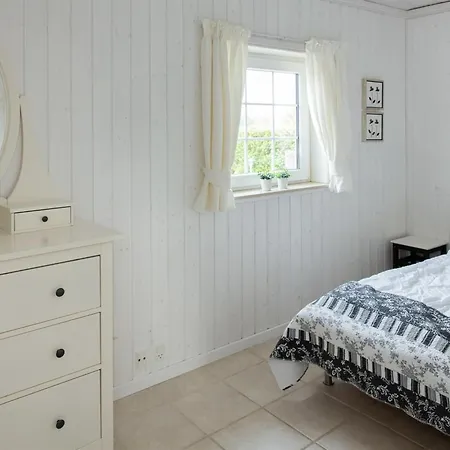 Emelita - 900m From The Sea By Interhome * Bøtø By