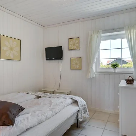 Emelita - 900m From The Sea By Interhome Feriehus